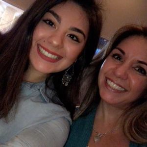 Meet your Posher, Alexis